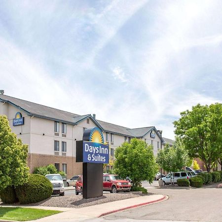 Days Inn & Suites By Wyndham Denver International Airport Εξωτερικό φωτογραφία
