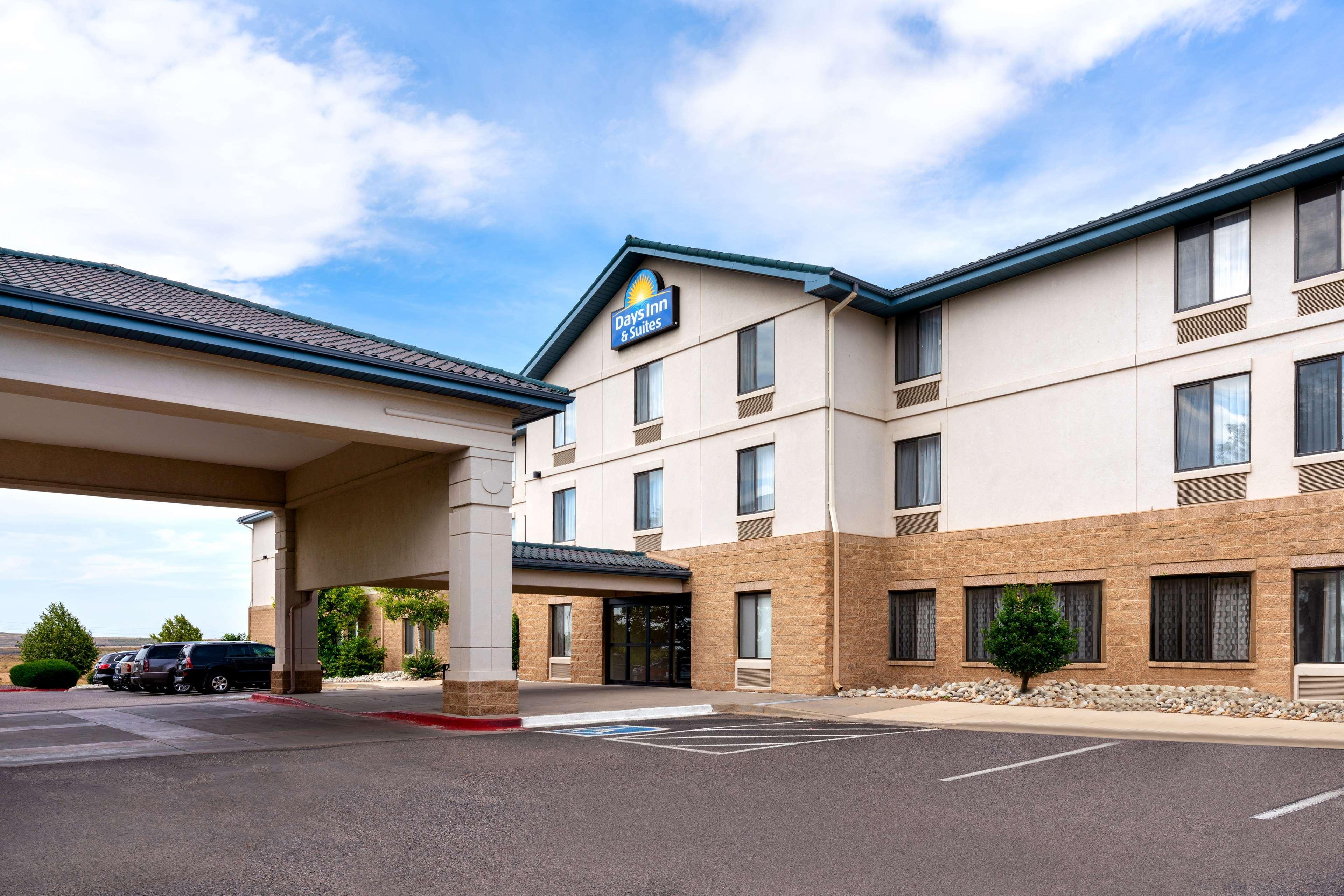 Days Inn & Suites By Wyndham Denver International Airport Εξωτερικό φωτογραφία