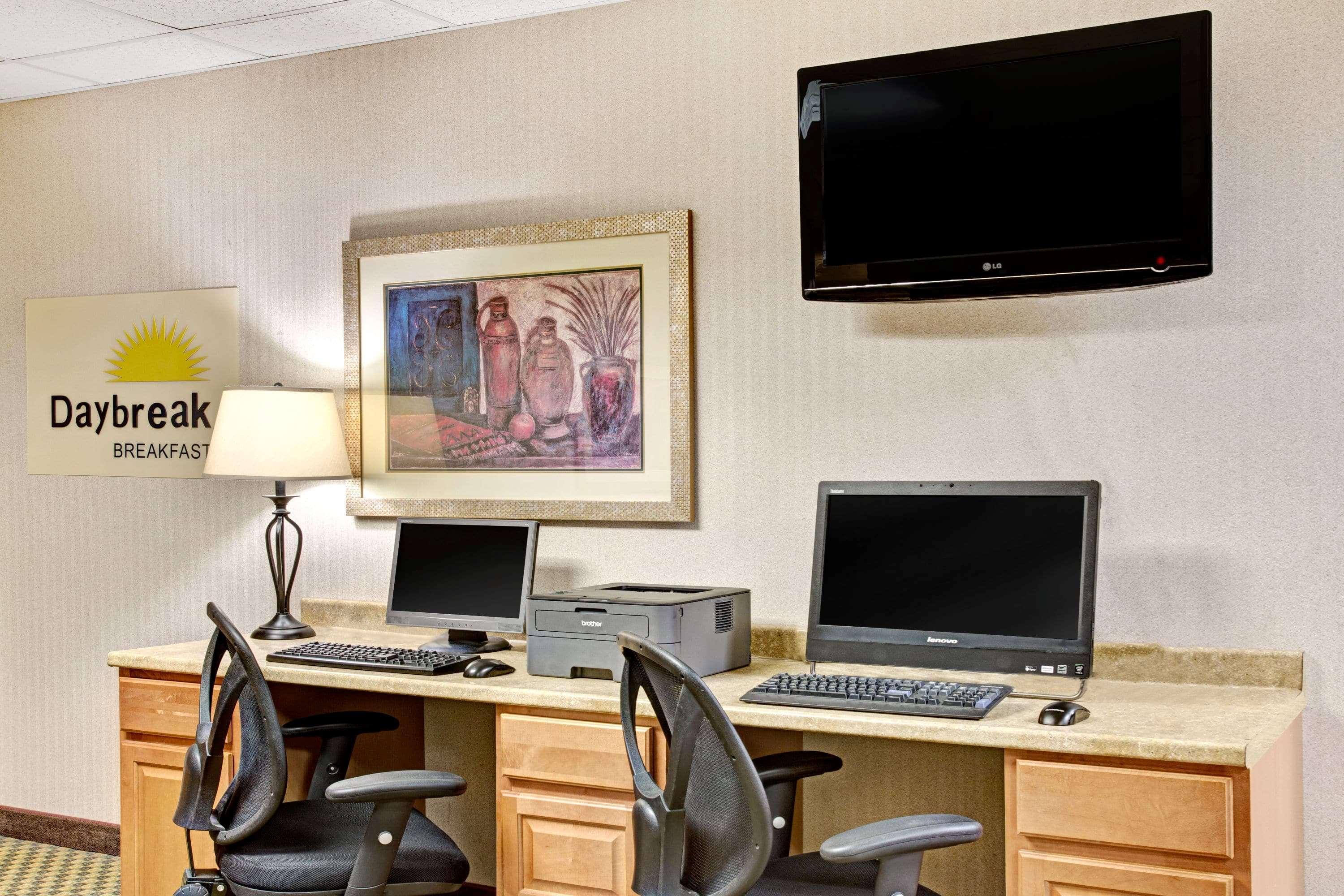 Days Inn & Suites By Wyndham Denver International Airport Εξωτερικό φωτογραφία