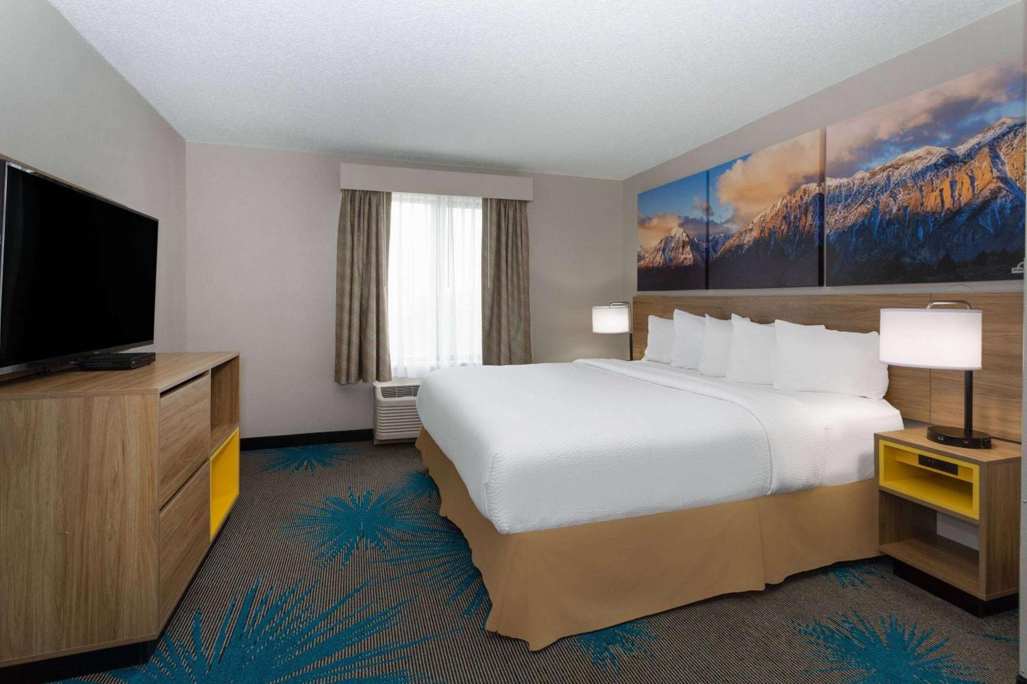 Days Inn & Suites By Wyndham Denver International Airport Εξωτερικό φωτογραφία