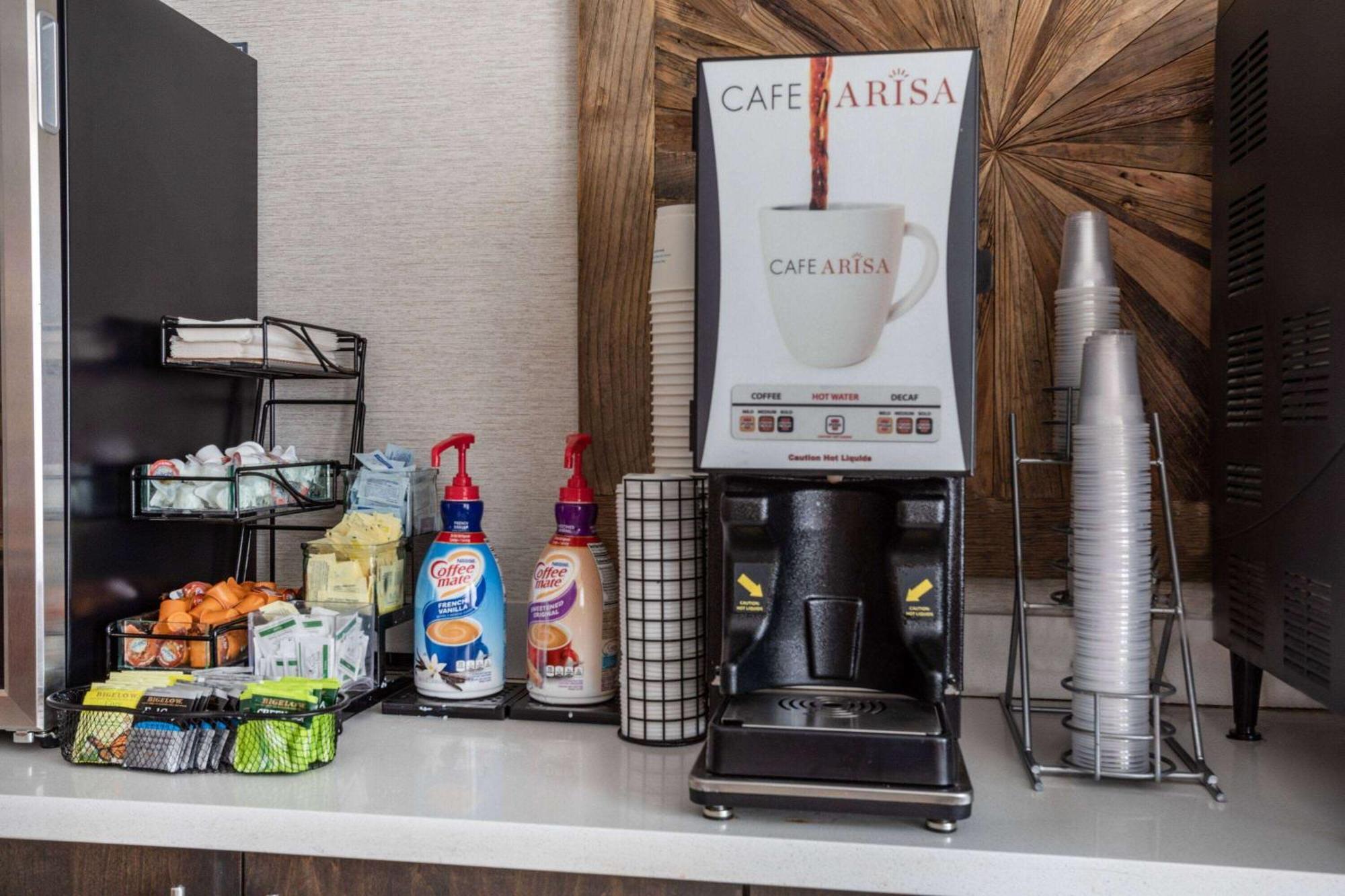 Days Inn & Suites By Wyndham Denver International Airport Εξωτερικό φωτογραφία