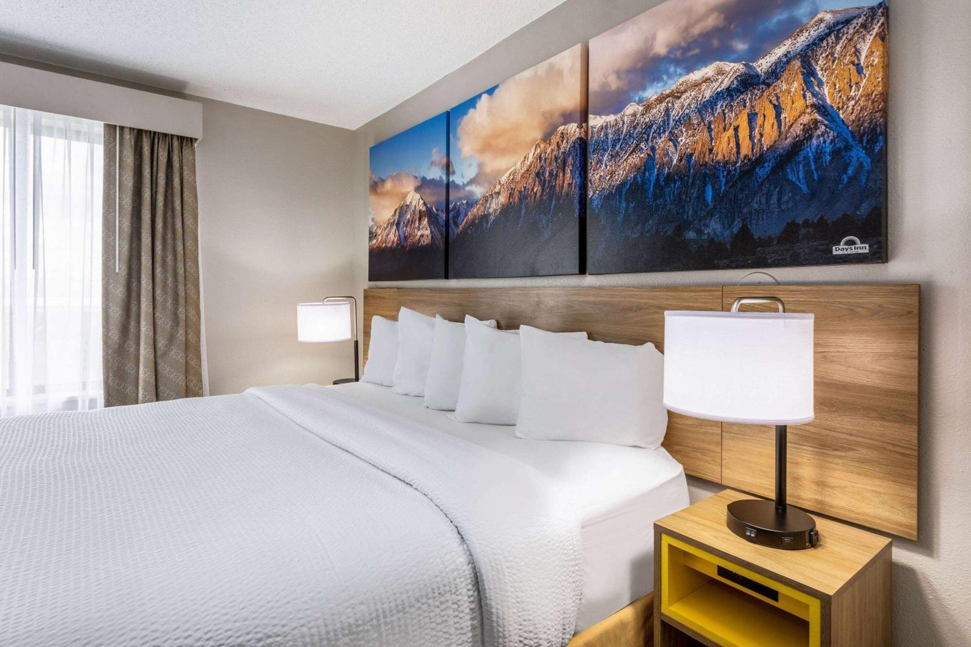 Days Inn & Suites By Wyndham Denver International Airport Εξωτερικό φωτογραφία