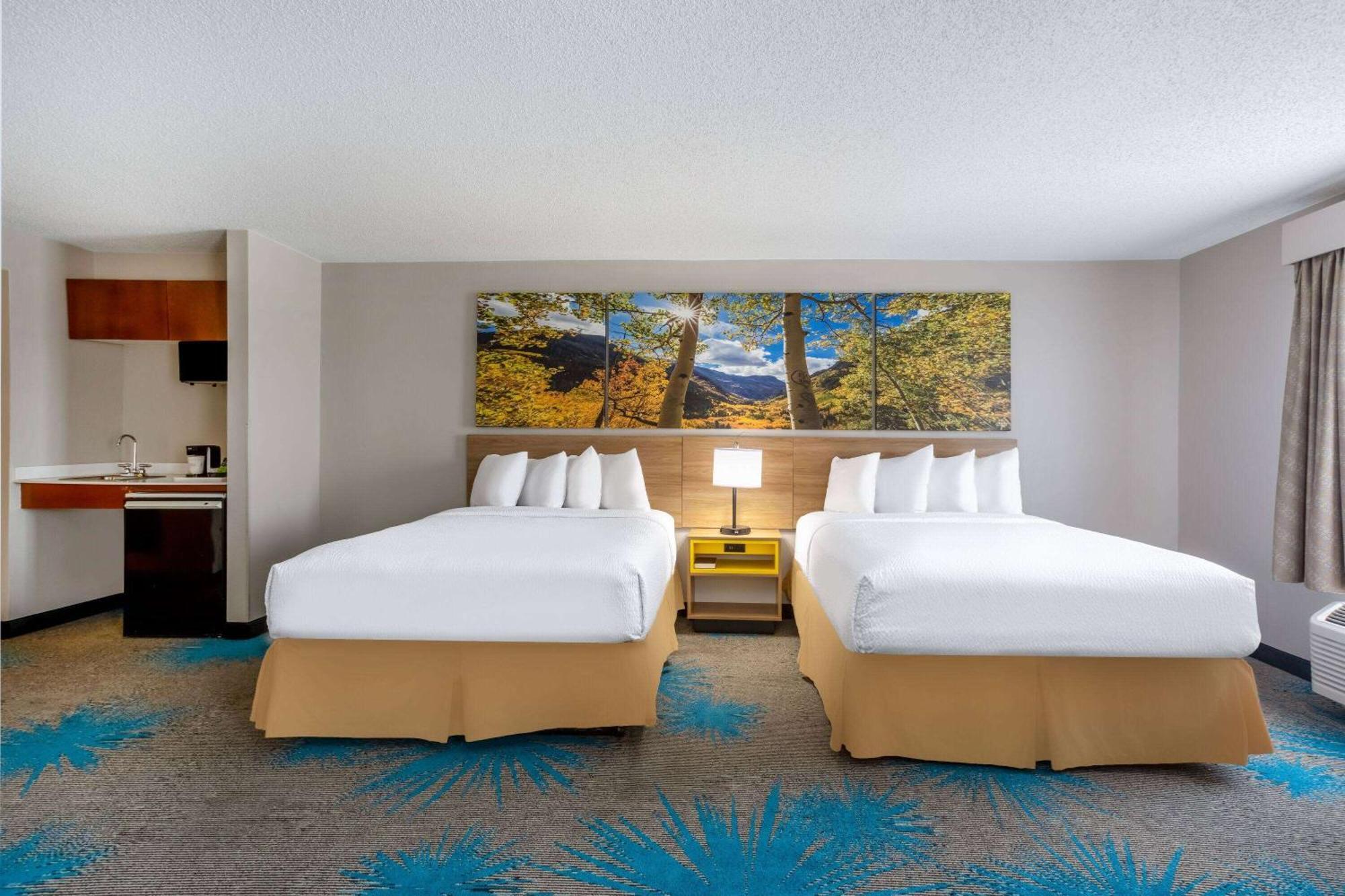 Days Inn & Suites By Wyndham Denver International Airport Εξωτερικό φωτογραφία