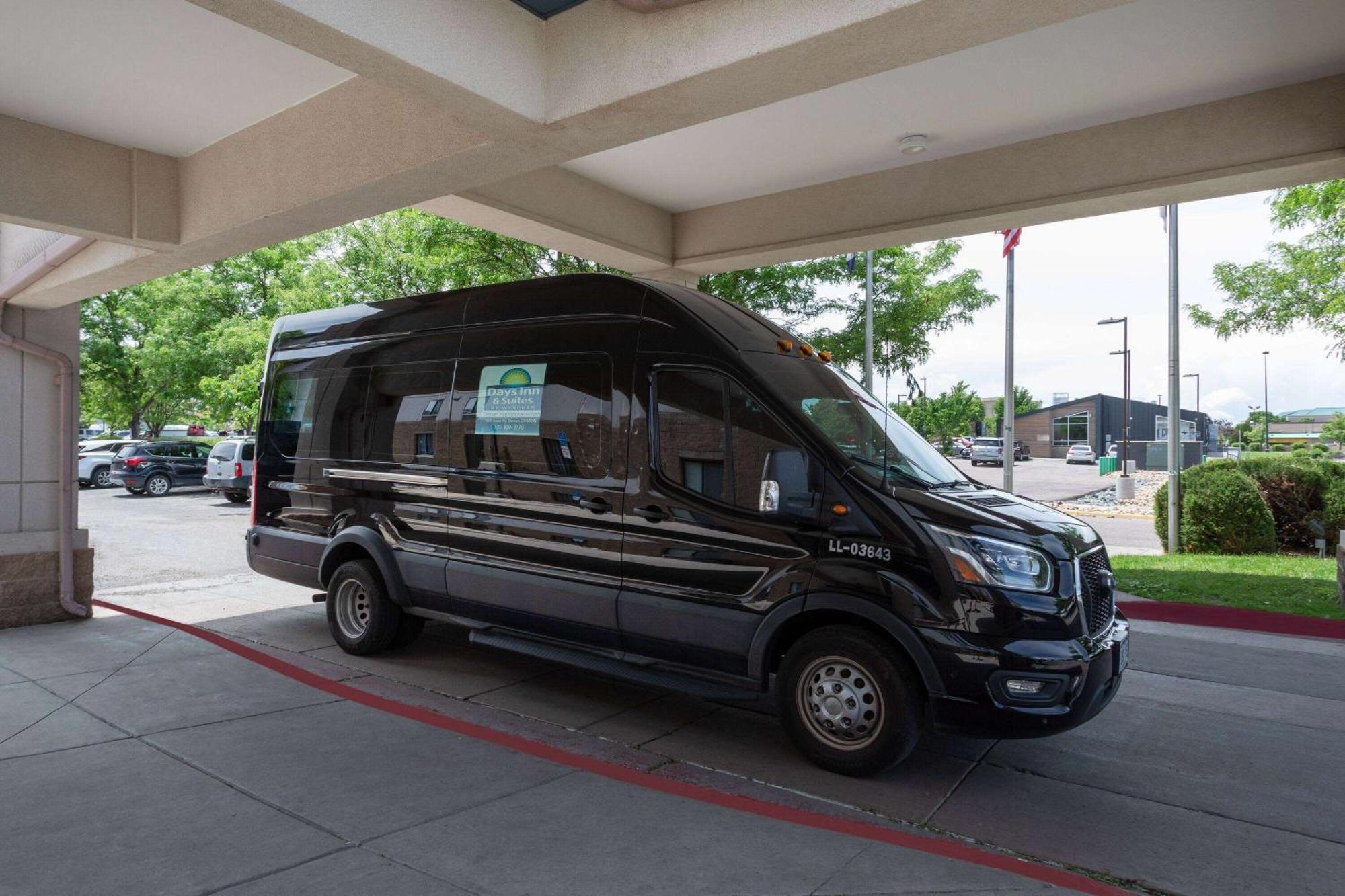 Days Inn & Suites By Wyndham Denver International Airport Εξωτερικό φωτογραφία