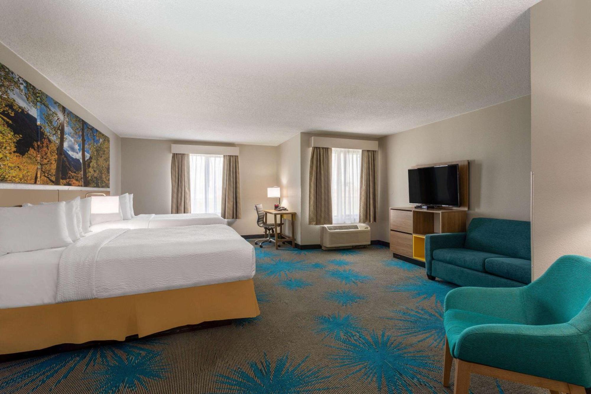 Days Inn & Suites By Wyndham Denver International Airport Εξωτερικό φωτογραφία