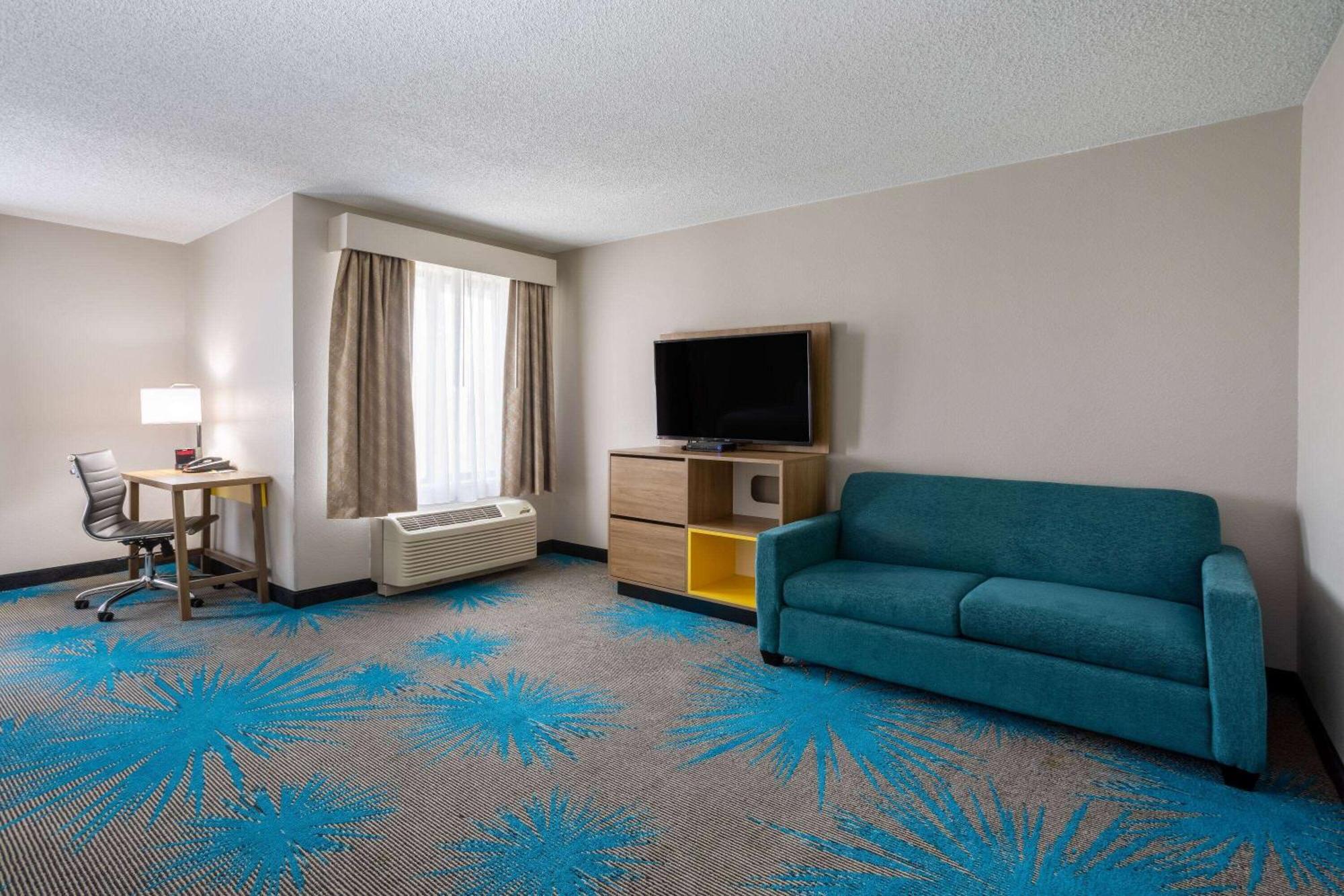 Days Inn & Suites By Wyndham Denver International Airport Εξωτερικό φωτογραφία