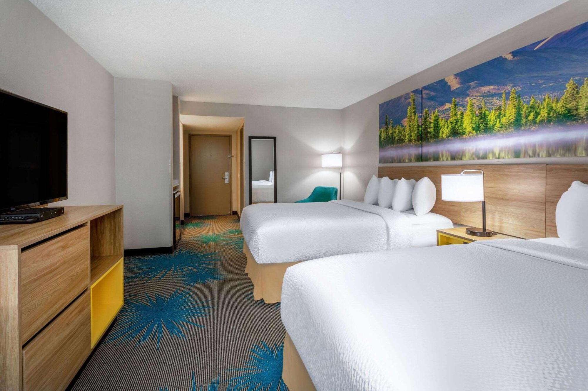 Days Inn & Suites By Wyndham Denver International Airport Εξωτερικό φωτογραφία