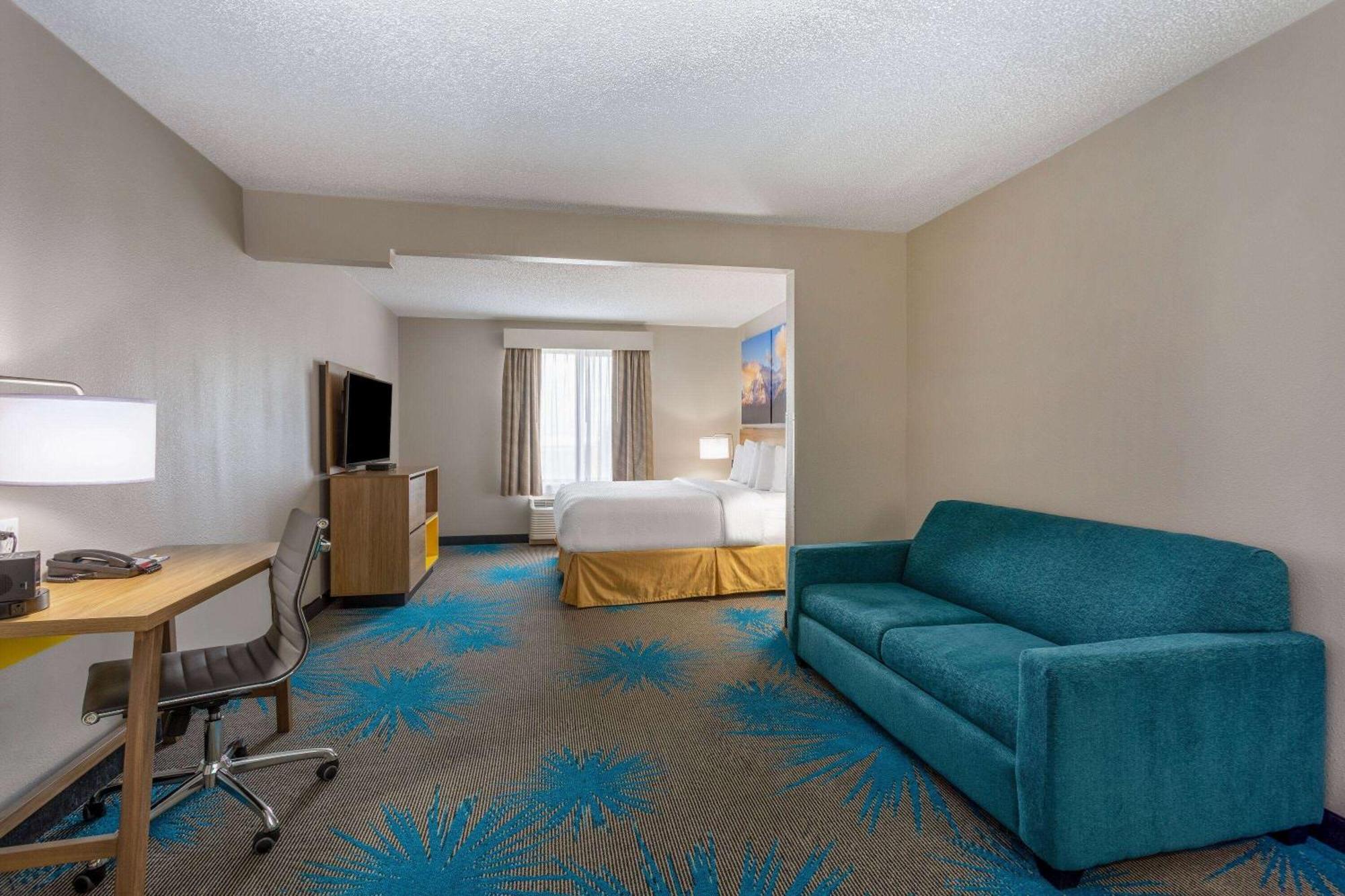 Days Inn & Suites By Wyndham Denver International Airport Εξωτερικό φωτογραφία