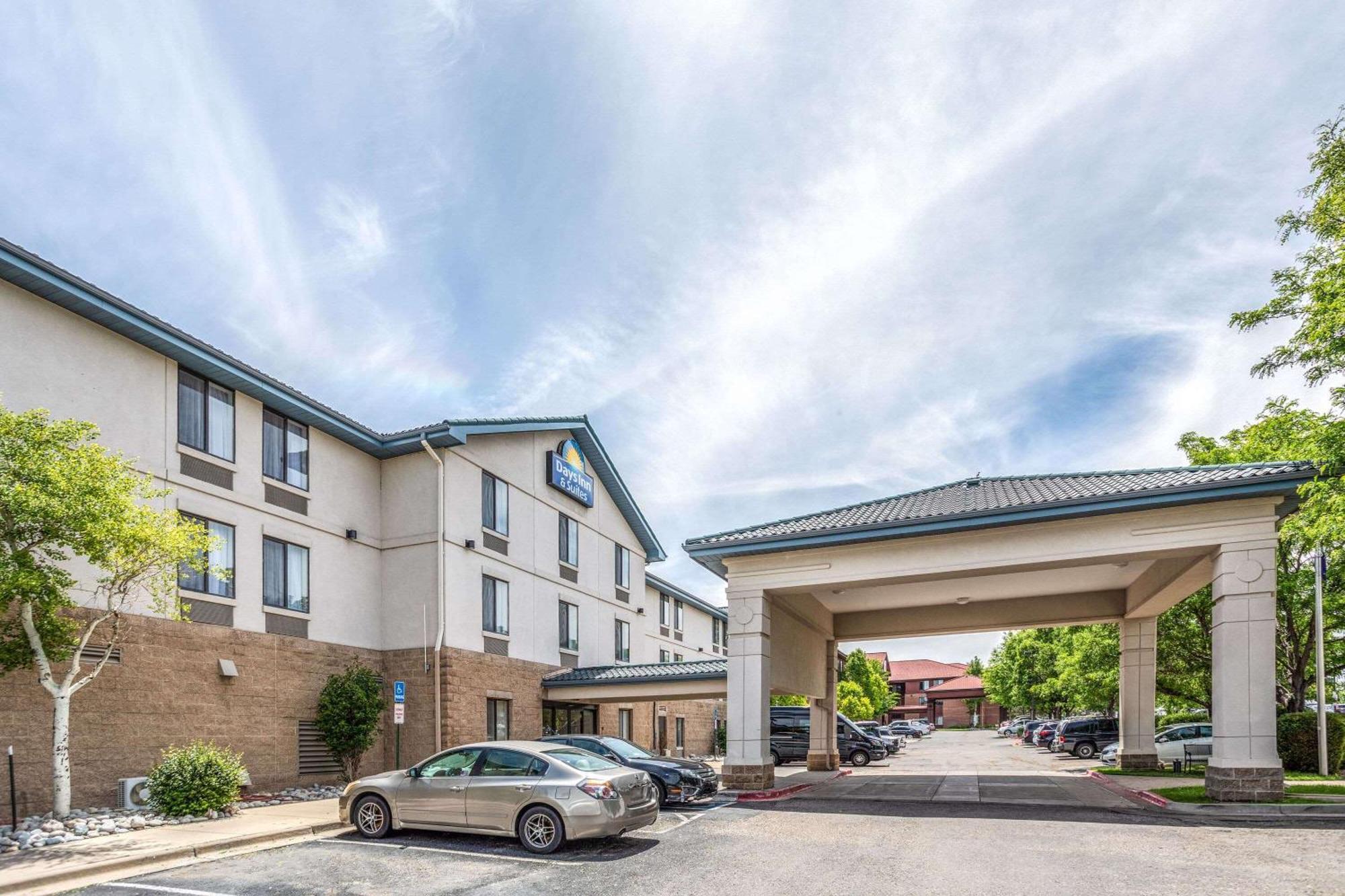 Days Inn & Suites By Wyndham Denver International Airport Εξωτερικό φωτογραφία