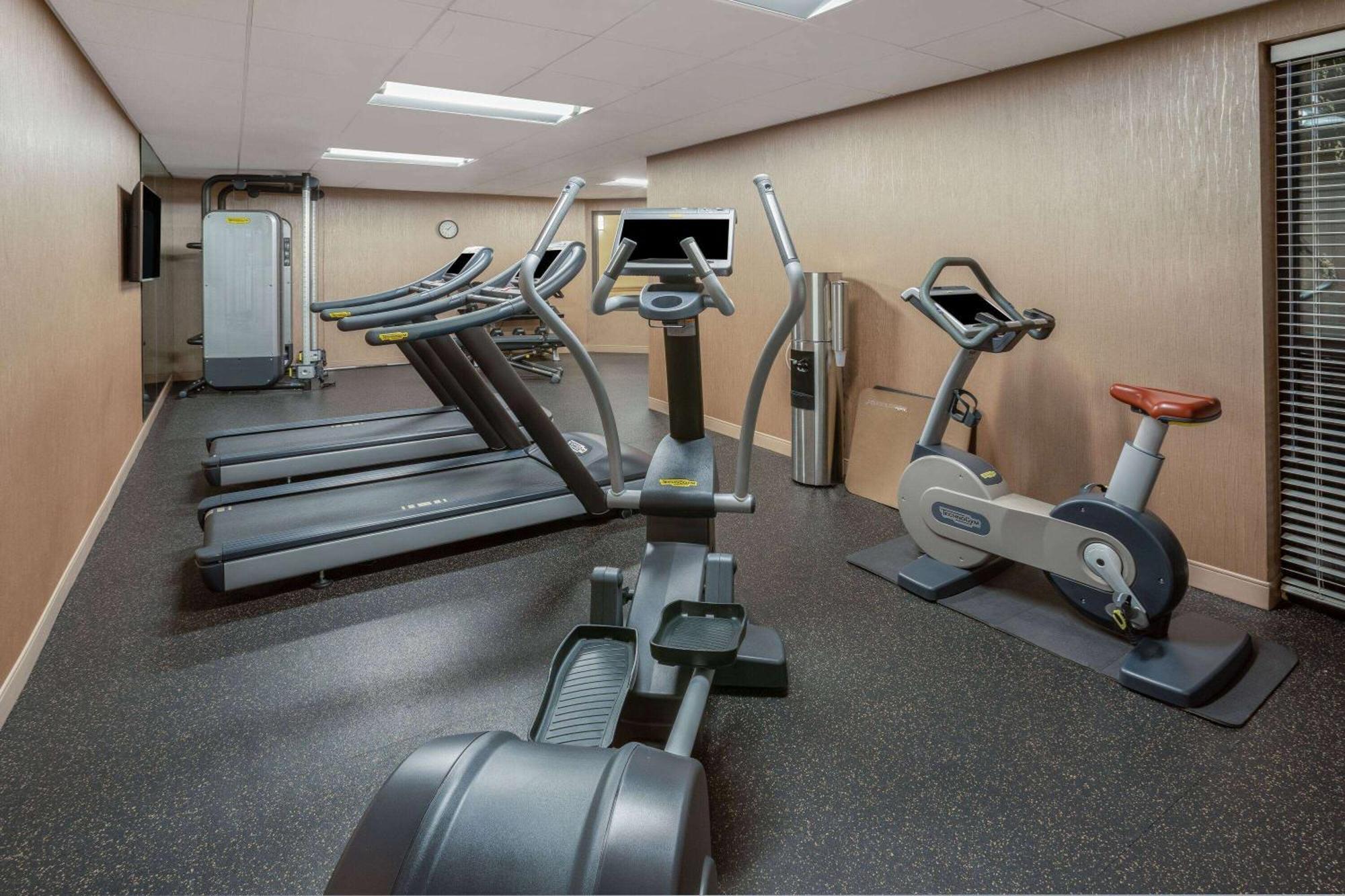 Days Inn & Suites By Wyndham Denver International Airport Εξωτερικό φωτογραφία