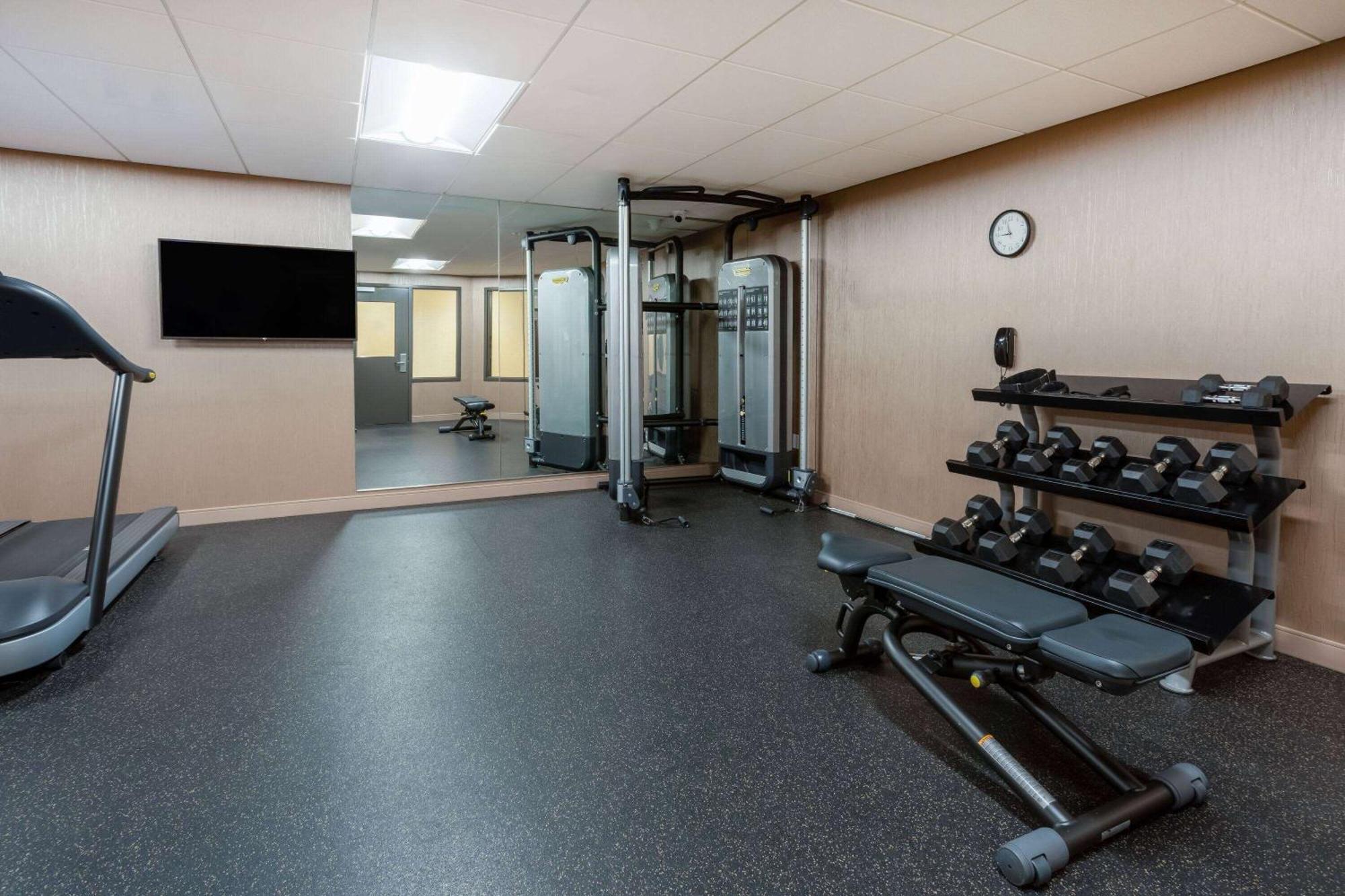 Days Inn & Suites By Wyndham Denver International Airport Εξωτερικό φωτογραφία