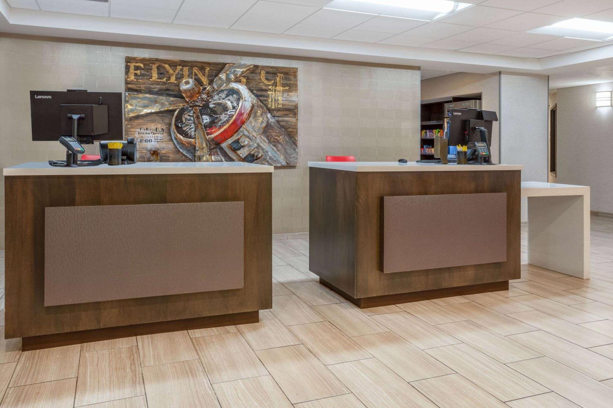 Days Inn & Suites By Wyndham Denver International Airport Εξωτερικό φωτογραφία