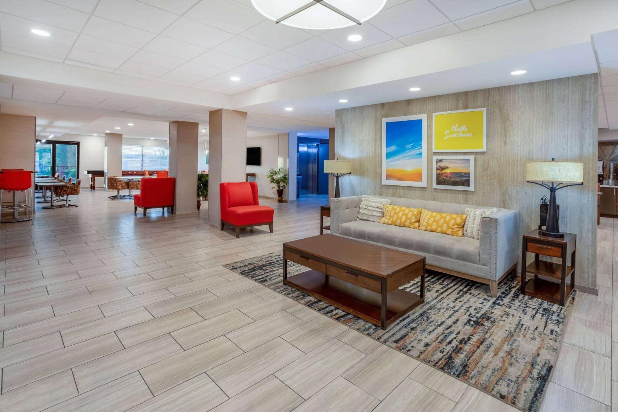 Days Inn & Suites By Wyndham Denver International Airport Εξωτερικό φωτογραφία