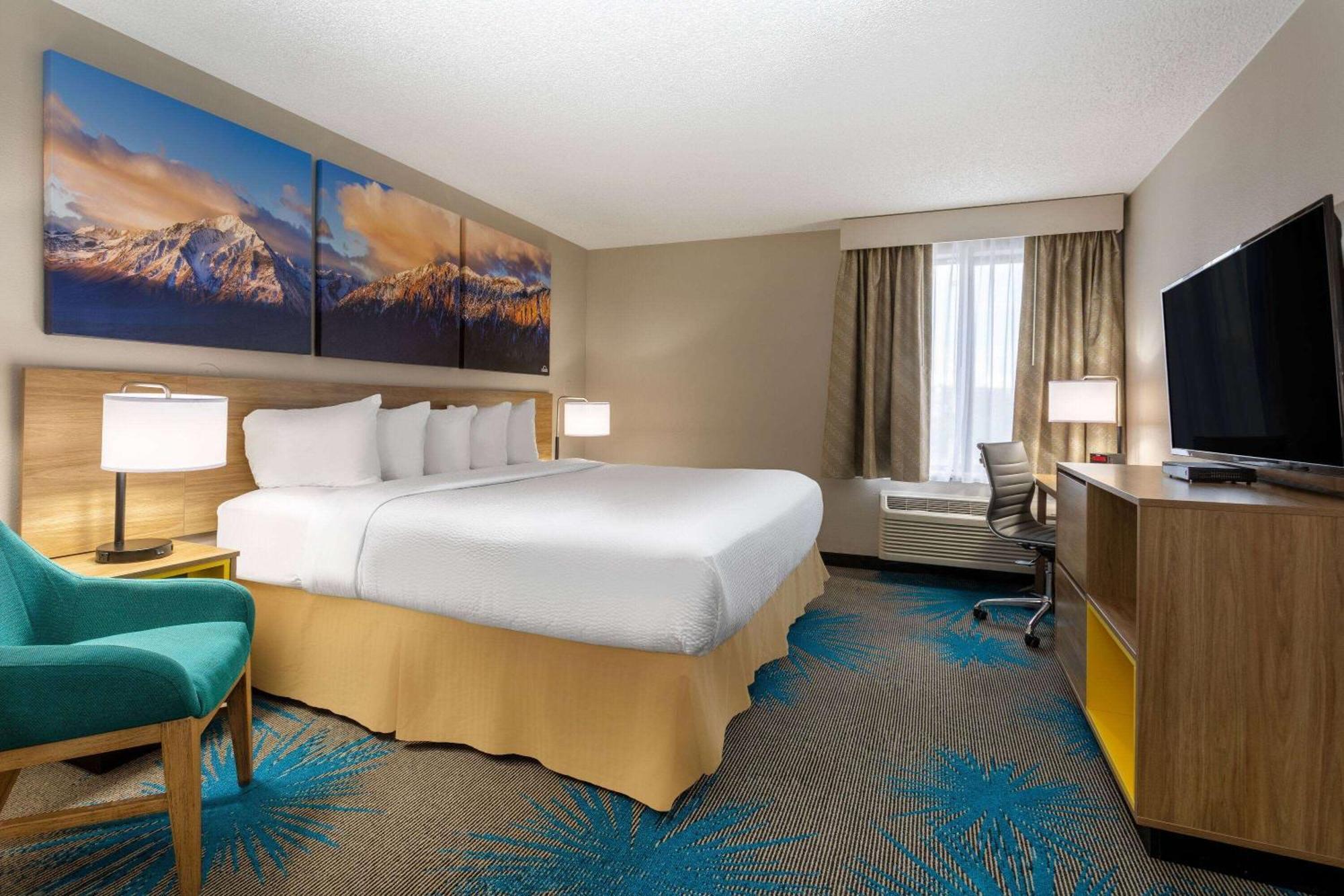 Days Inn & Suites By Wyndham Denver International Airport Εξωτερικό φωτογραφία