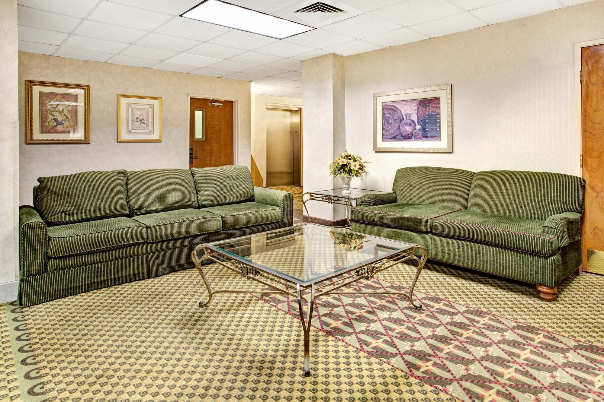 Days Inn & Suites By Wyndham Denver International Airport Εξωτερικό φωτογραφία