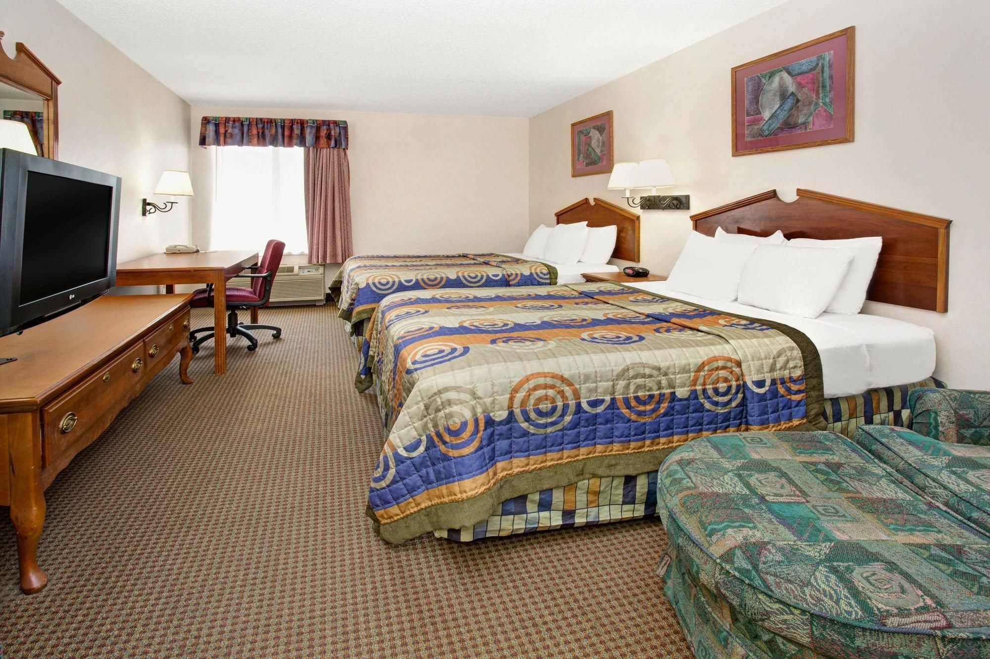 Days Inn & Suites By Wyndham Denver International Airport Εξωτερικό φωτογραφία